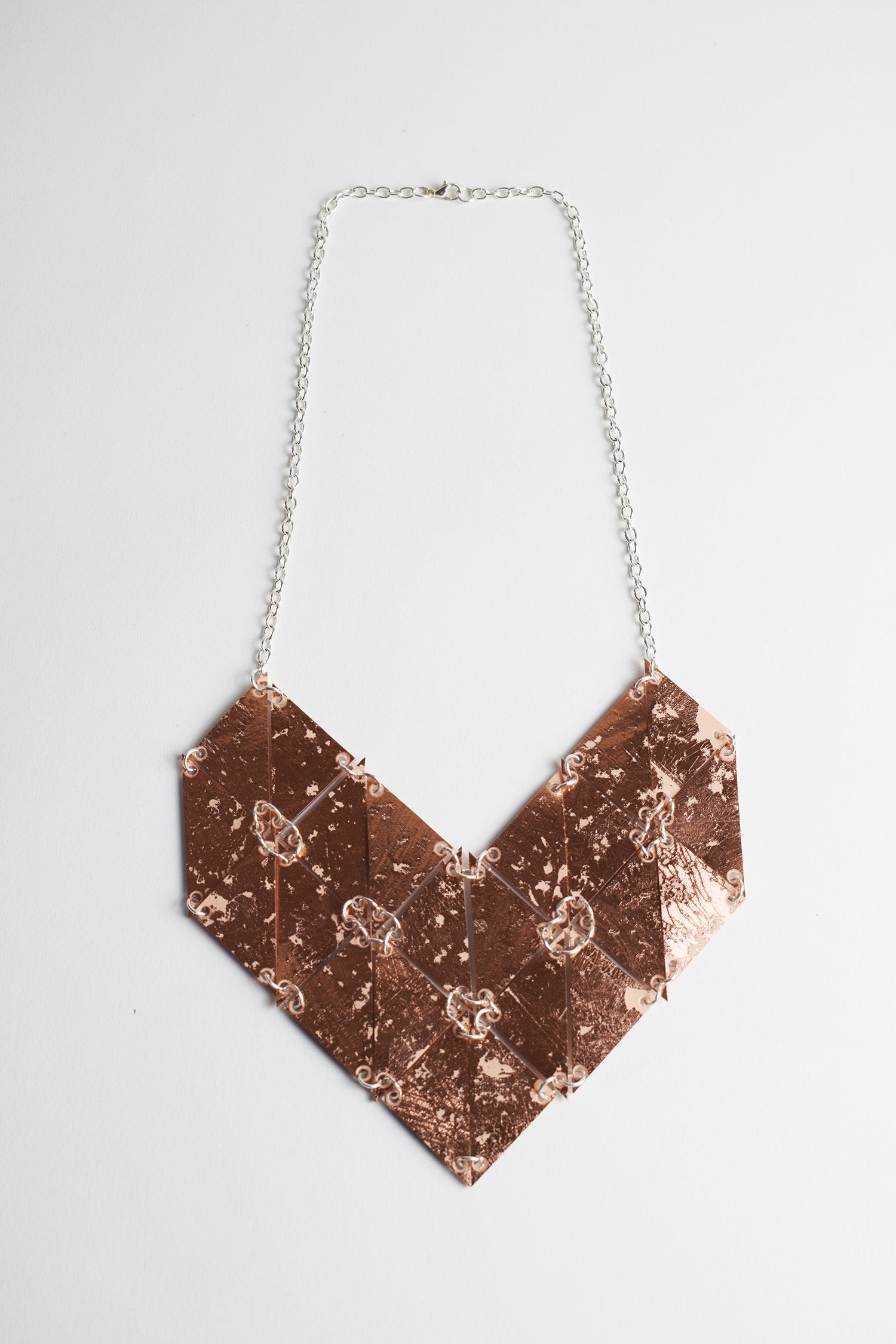 HOLOGRAPHIC HEART NECKLACE